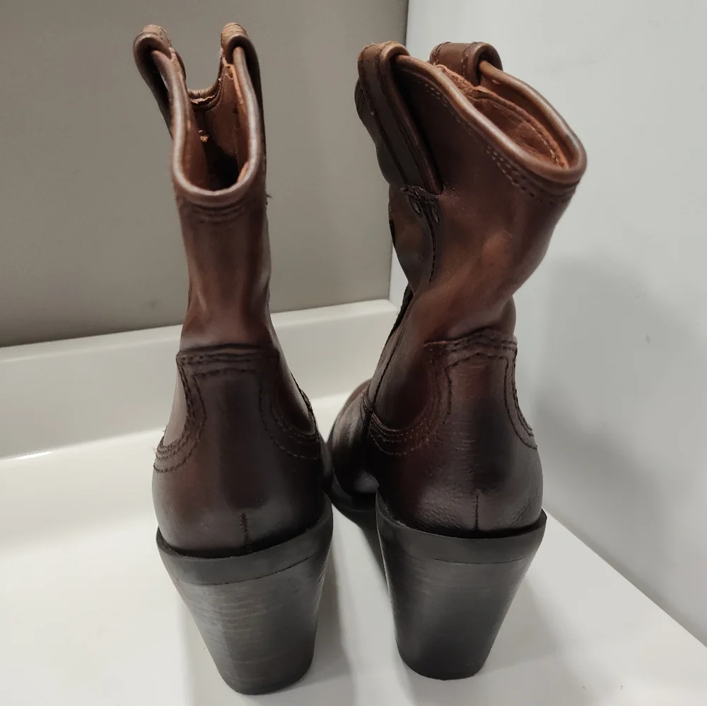 NWT Lucky Brand Elena Genuine Leather Pull On Heeled Ankle Cowgirl Boots, 7M - Picture 8 of 14